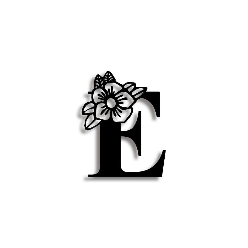 Lazer Kesim Çiçek - Floral Desenli Siyah Ahşap E Harfi
